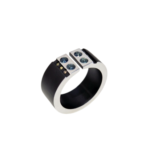 Studio C bague H noire saphirs