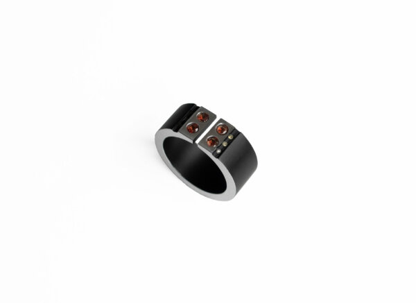 Bague H noire aux spinelles – Image 2