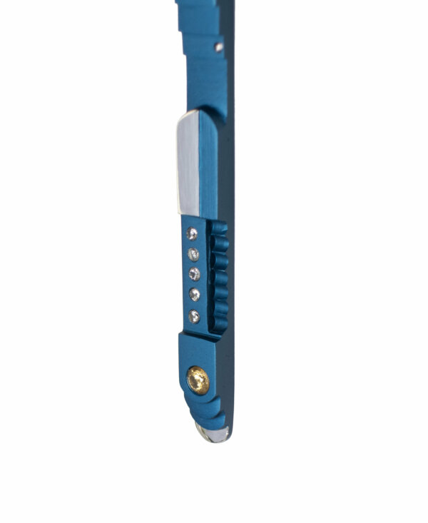 Studio C - Pendentif escaliers long bleu 1