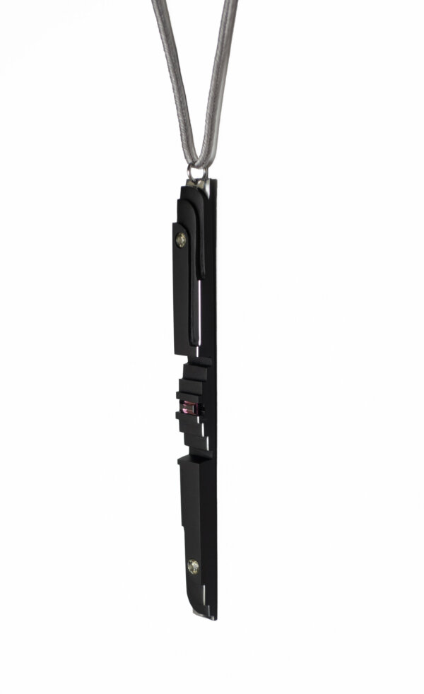 Studio C - Pendentif escaliers long noir 1