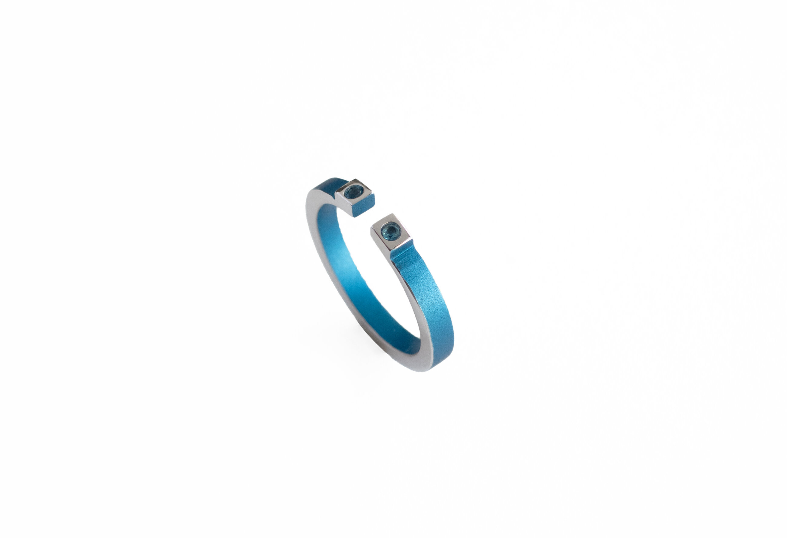 Studio C - Bague H torque bleue apatites 2