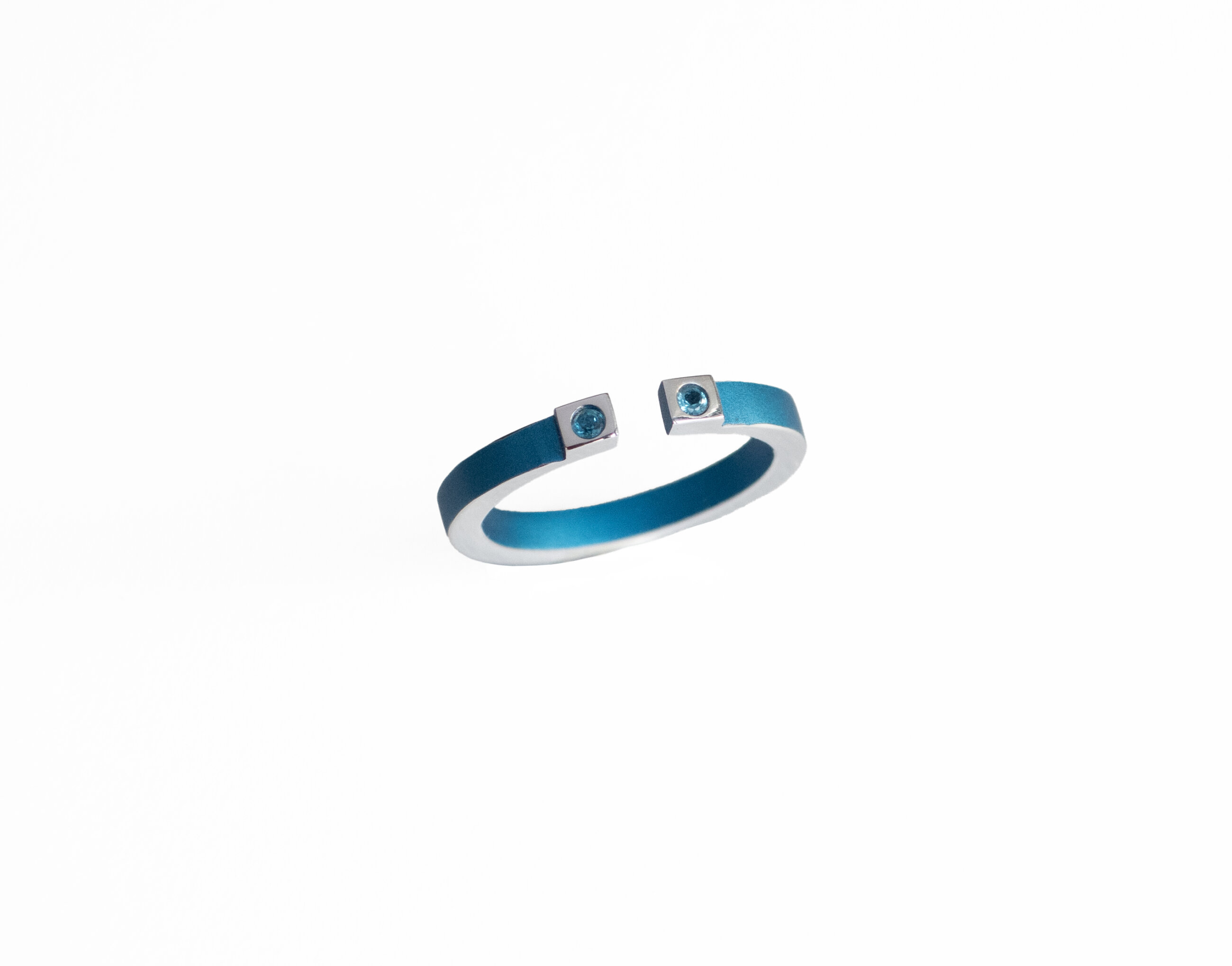 Studio C - Bague H torque bleue apatites 2